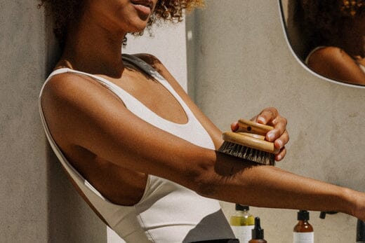 6 Incredible Benefits of Dry Brushing the Body (Plus How to Dry Brush)