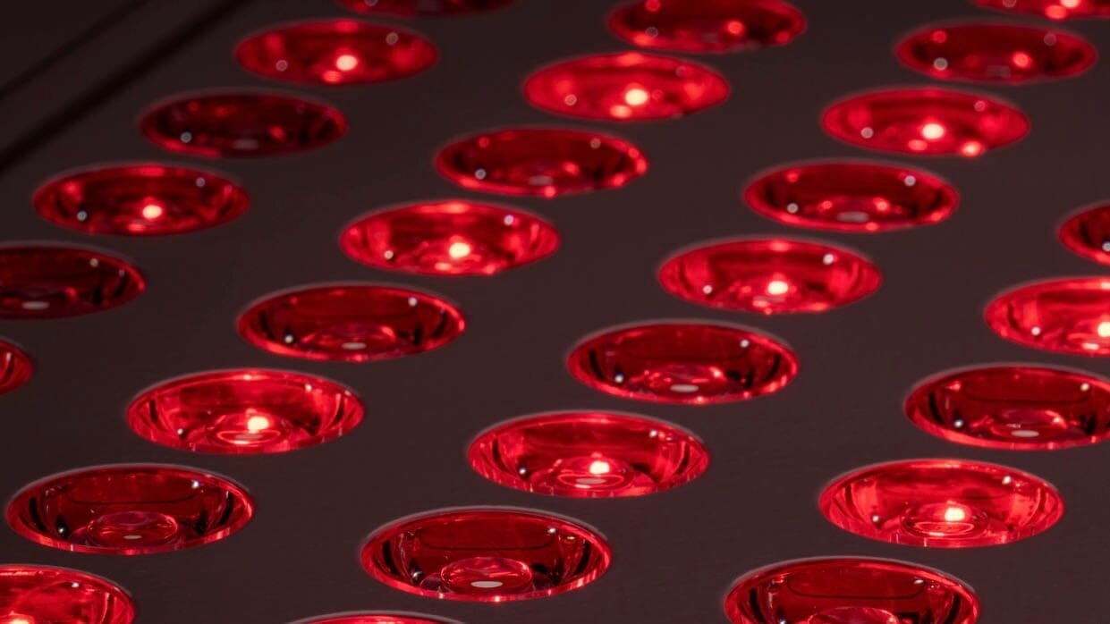 The Incredible Benefits of Red Light Therapy: What It Is + How It Works