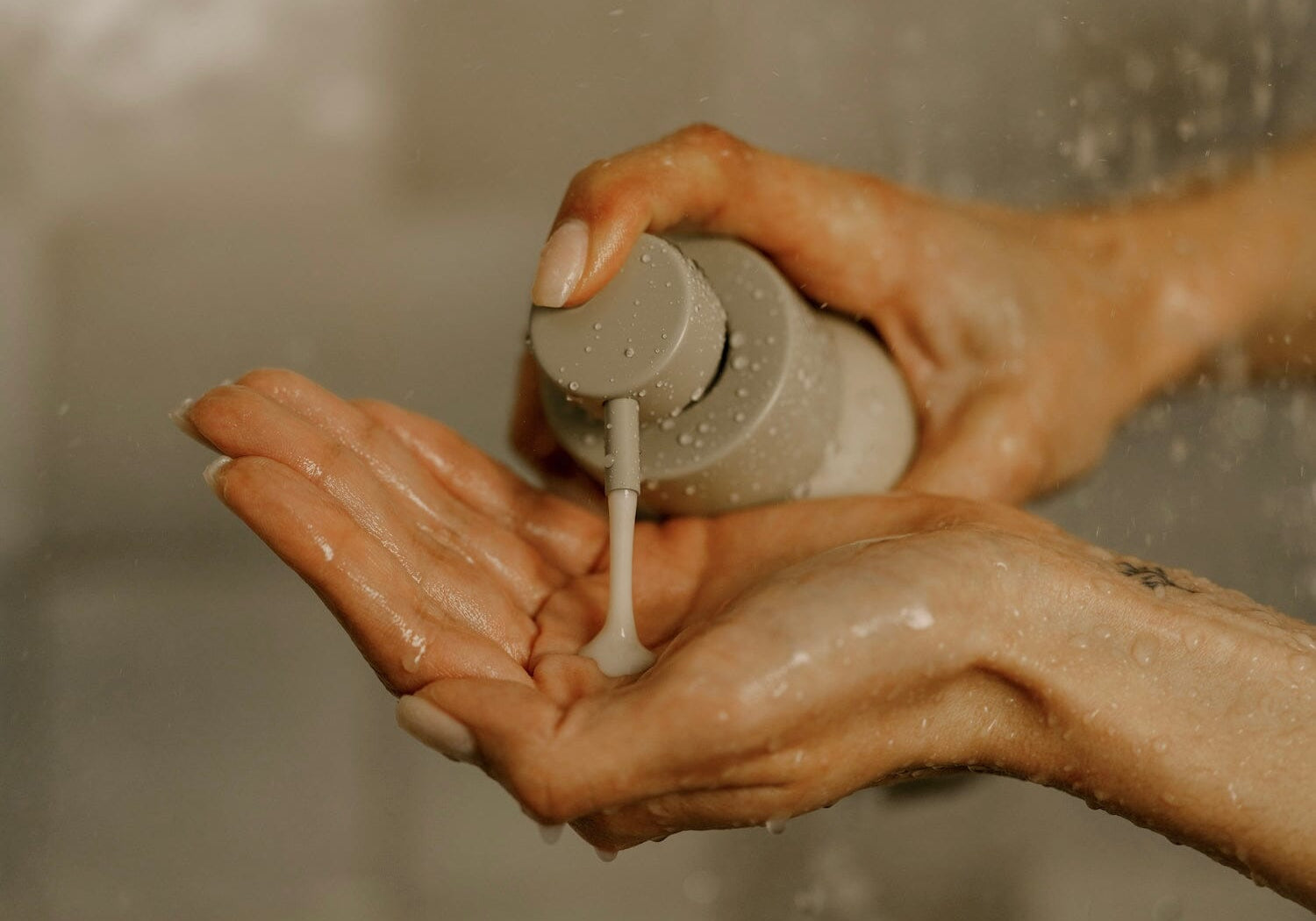 The Best Non-Toxic Body Wash to Boost Your Skin Health (+ Why You Don't Need Suds)