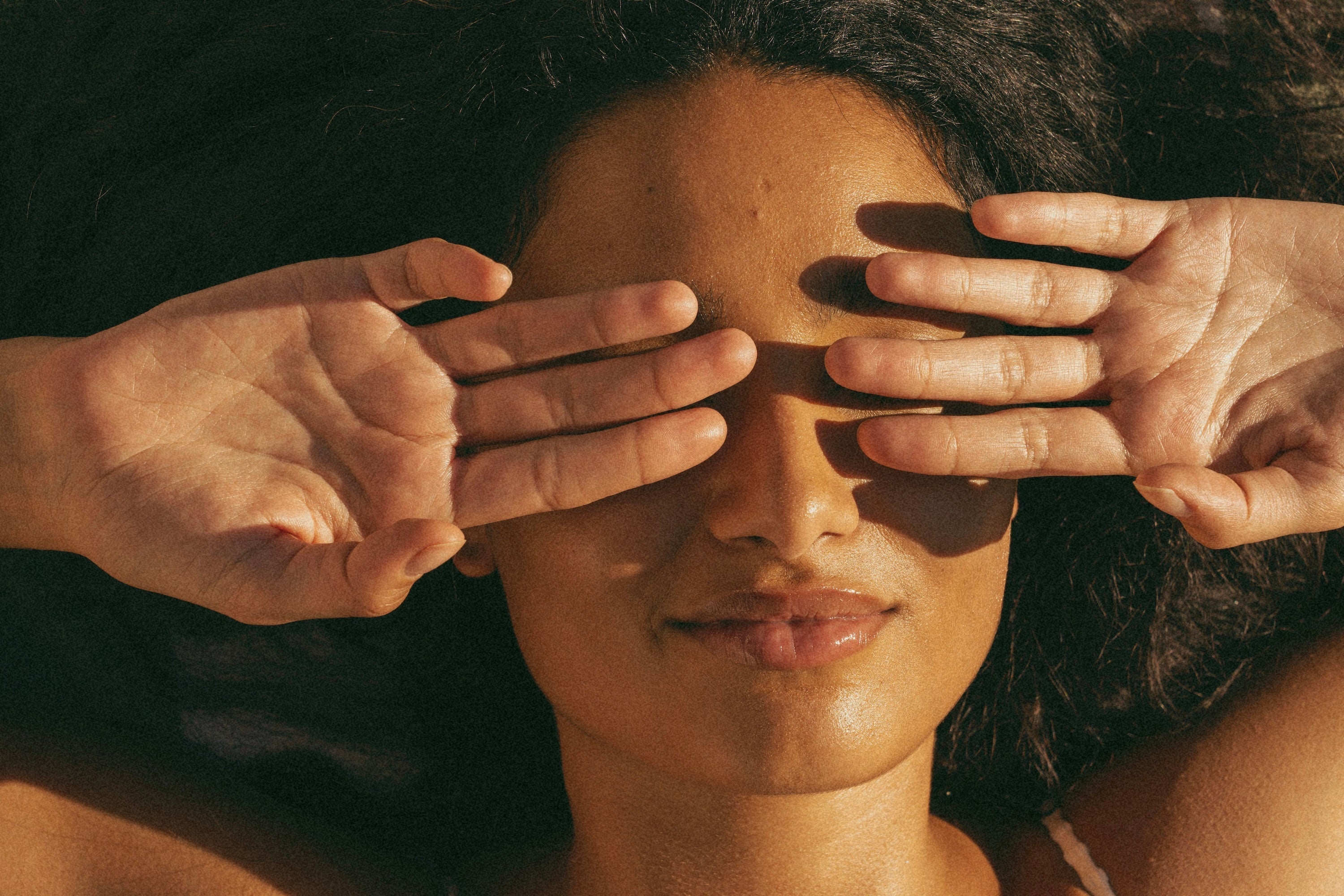 Sun, Stress, and Screens: What Your Skin is Trying to Tell You