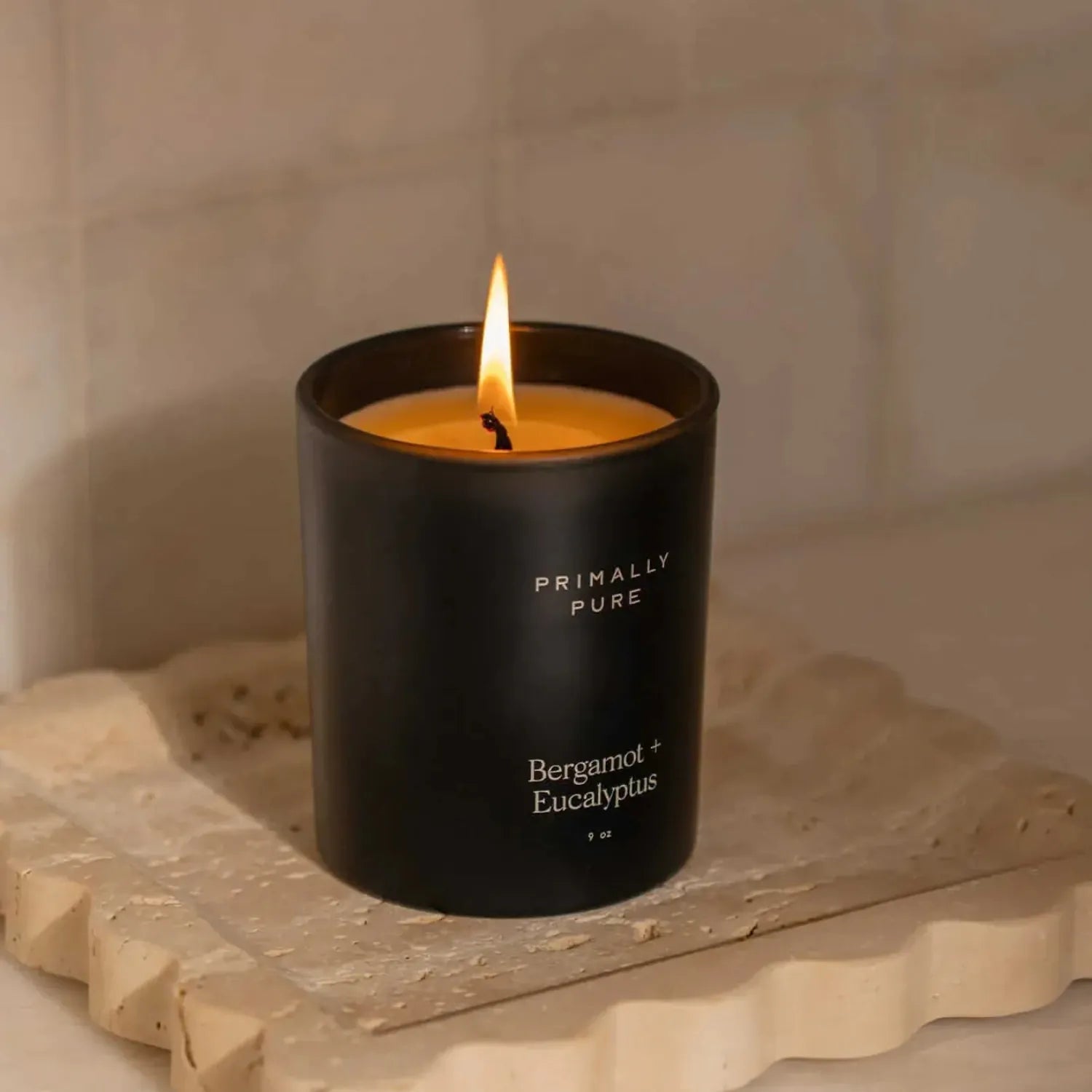 Bergamot_Eucalyptus_Candle-PDP-1_Square.webp